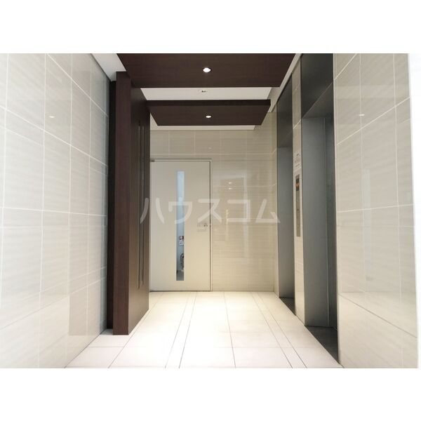 18/26 エントランス