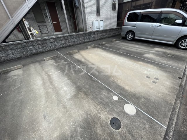 22/30 駐車場