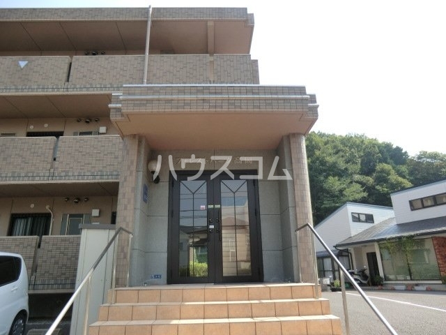 21/23 エントランス