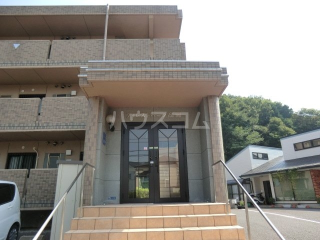 21/23 エントランス