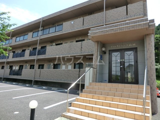 18/20 エントランス