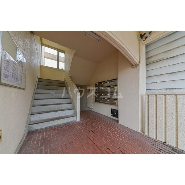 15/18 エントランス