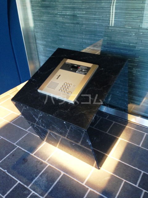 21/28 エントランス