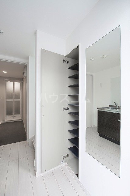 20/21 エントランス