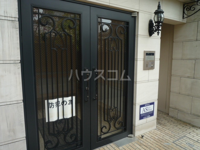 20/23 エントランス