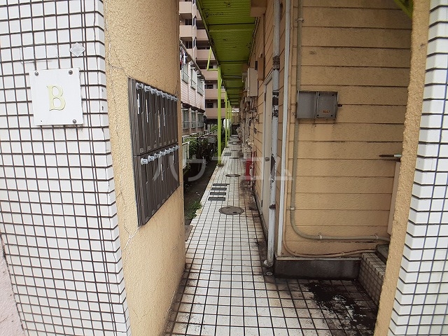 22/30 エントランス