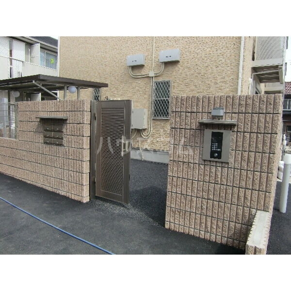 14/23 エントランス