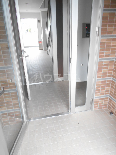 20/30 エントランス