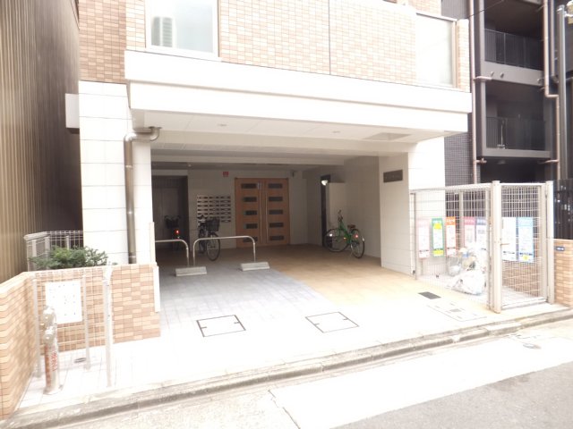 21/26 エントランス