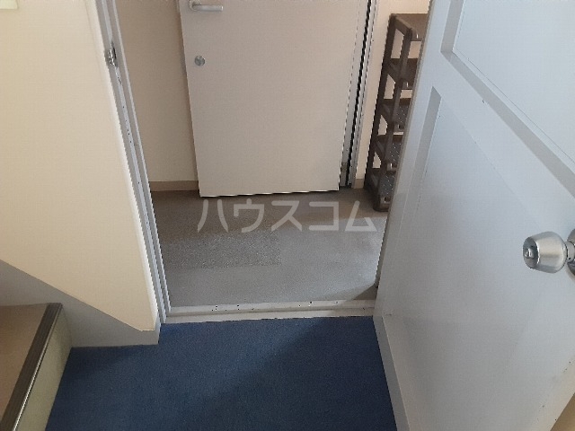 22/26 エントランス