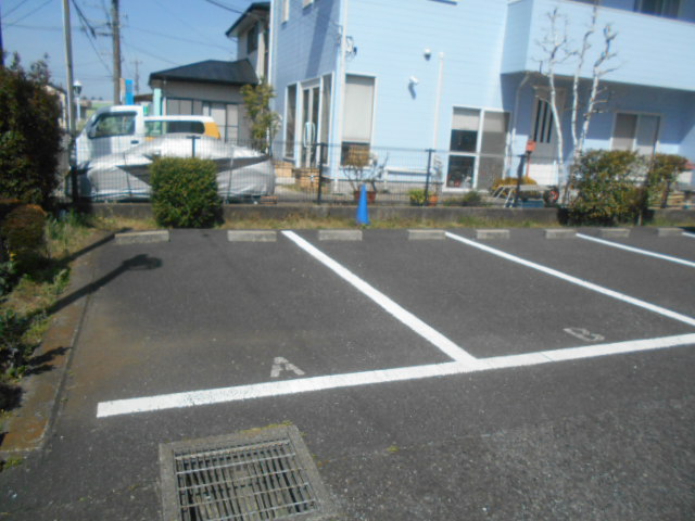 18/28 駐車場