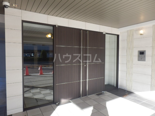 22/30 エントランス