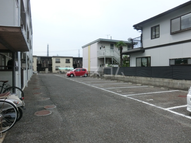 22/28 駐車場