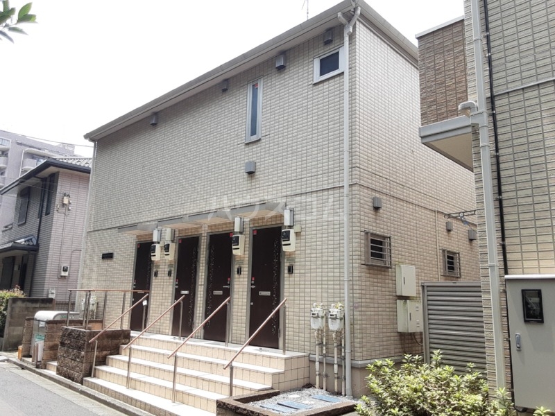 28/30 エントランス