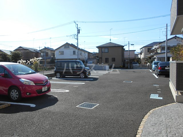 18/28 駐車場