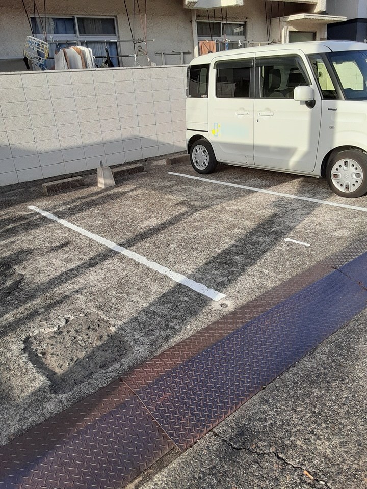 20/28 駐車場