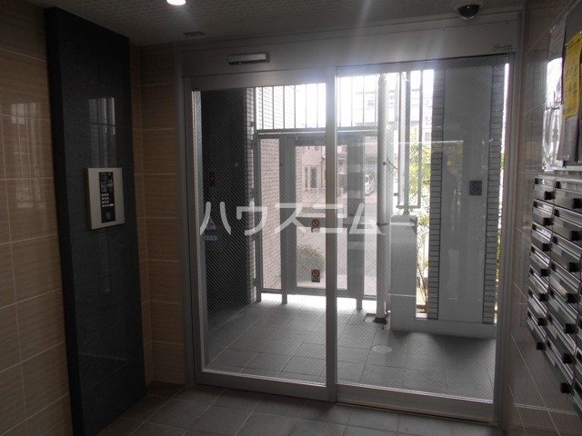 17/27 エントランス