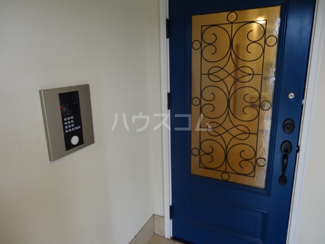 28/30 エントランス