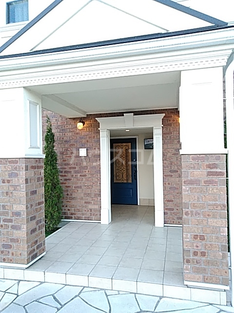 28/30 エントランス