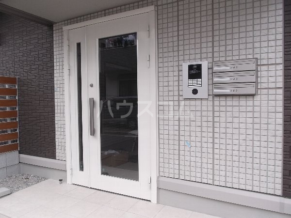2/5 エントランス