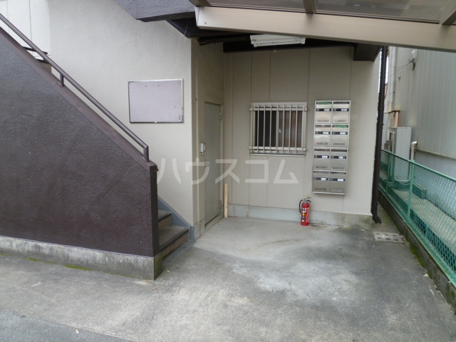 2/4 エントランス