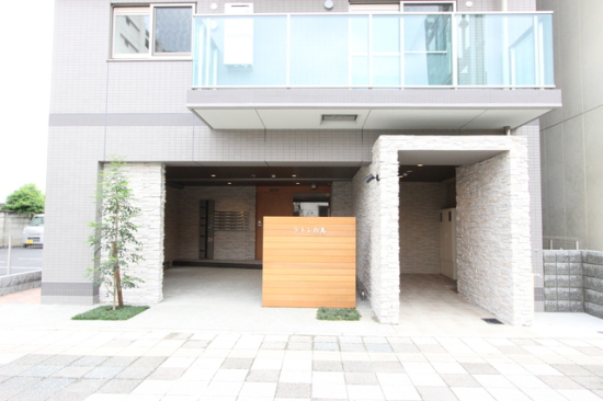 21/29 エントランス