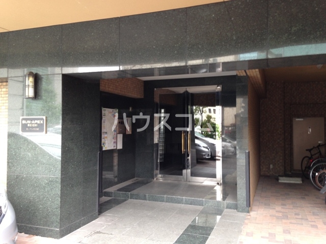 19/27 エントランス