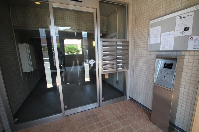 15/22 エントランス