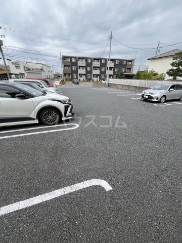 20/28 駐車場