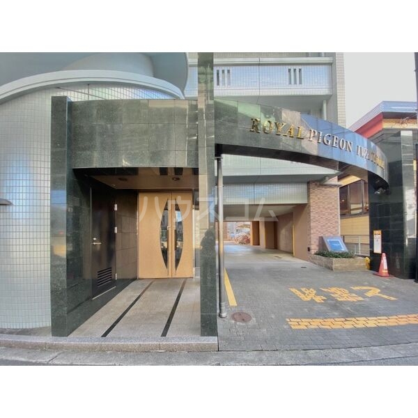 17/27 エントランス