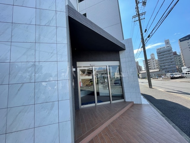 21/30 エントランス