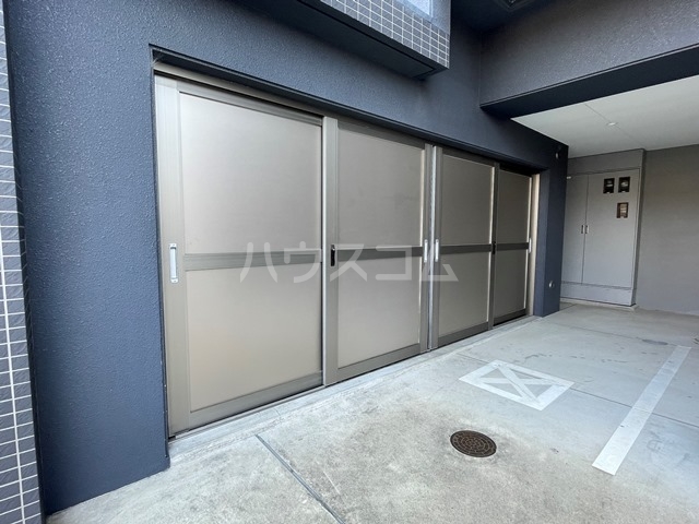 22/30 エントランス