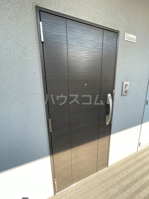 22/30 エントランス
