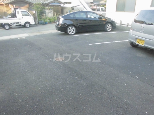15/15 駐車場