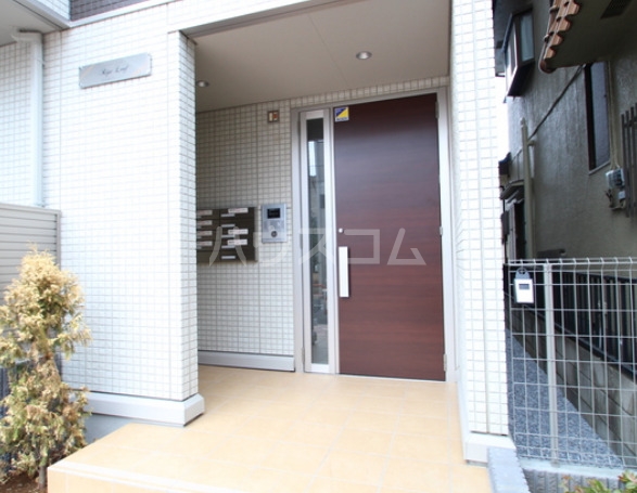 13/19 エントランス