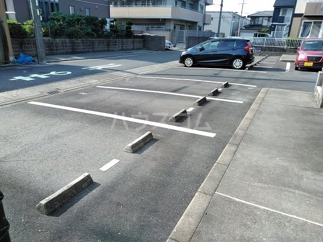 17/25 駐車場