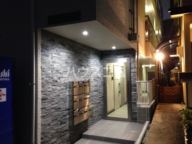 17/23 エントランス