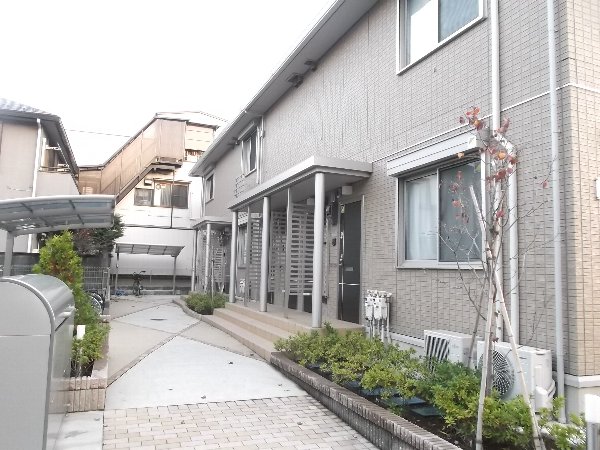 16/23 エントランス