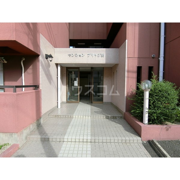 18/27 エントランス