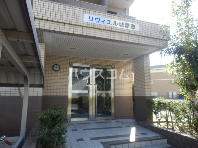 22/30 エントランス