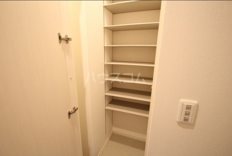 13/19 エントランス