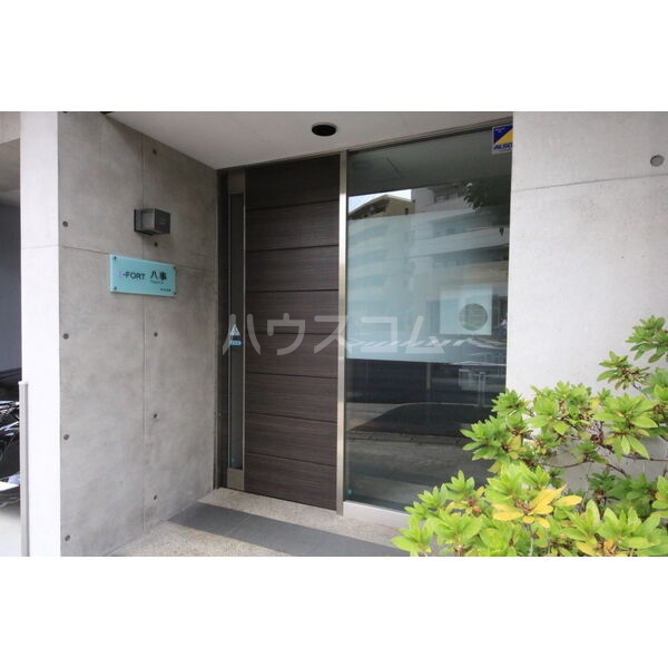 19/23 エントランス