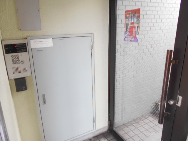 18/28 エントランス