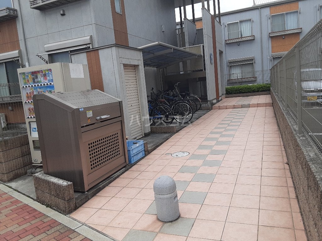 29/30 エントランス