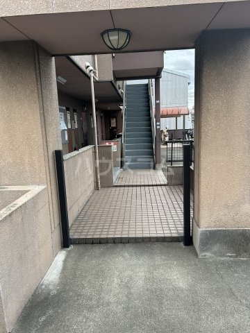 21/29 エントランス