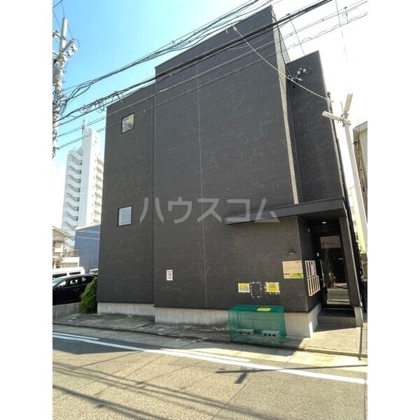 18/26 エントランス