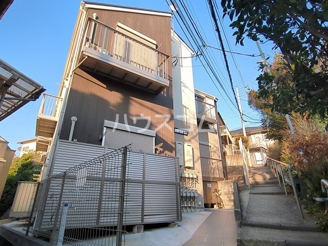 20/26 エントランス