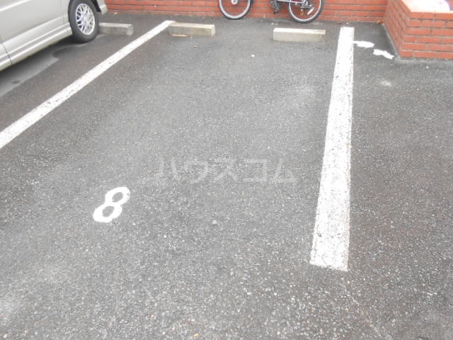 18/21 駐車場