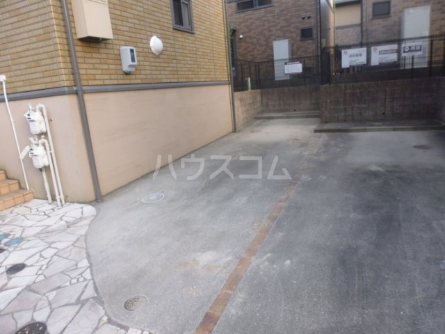16/19 駐車場
