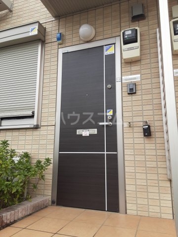 27/30 エントランス